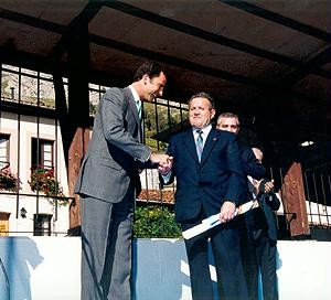Premio al Pueblo Ejemplar de Asturias 2002