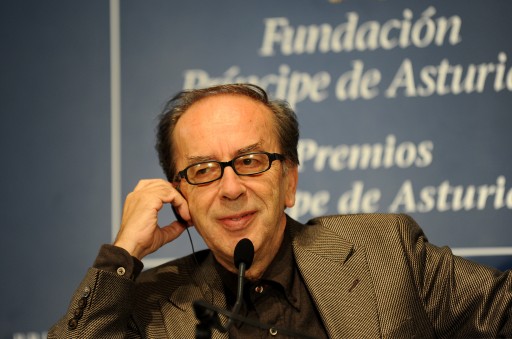 Press conference with Ismaíl Kadaré