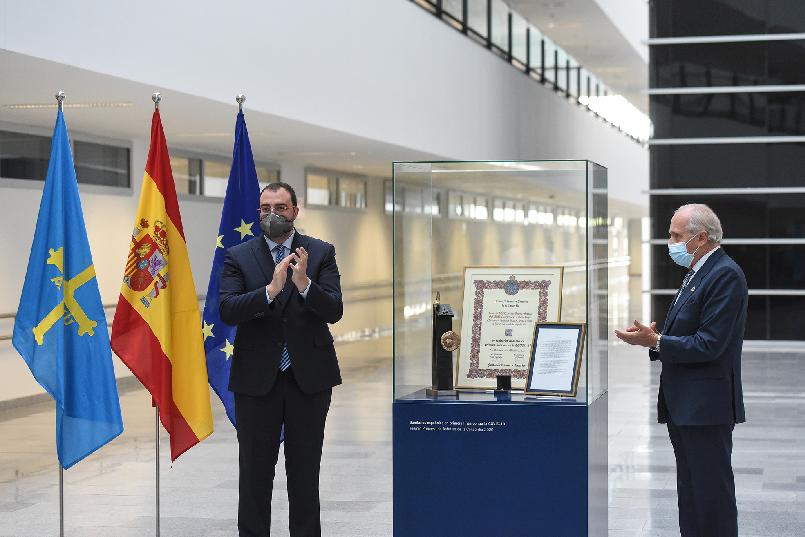 Acto de entrega al Hospital Universitario Central de Asturias (HUCA) de los símbolos que representan el Premio Princesa de Asturias de la Concordia 2020.