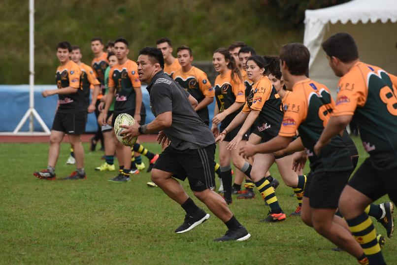 “Entrenamiento con clubes de rugby”. Representantes de los All Blacks, durante la sesión de entrenamiento con clubes de rugby asturianos en las Instalaciones Municipales de San Lázaro