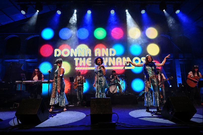 Conciertos “¡Donna and the Dynamos en directo!”