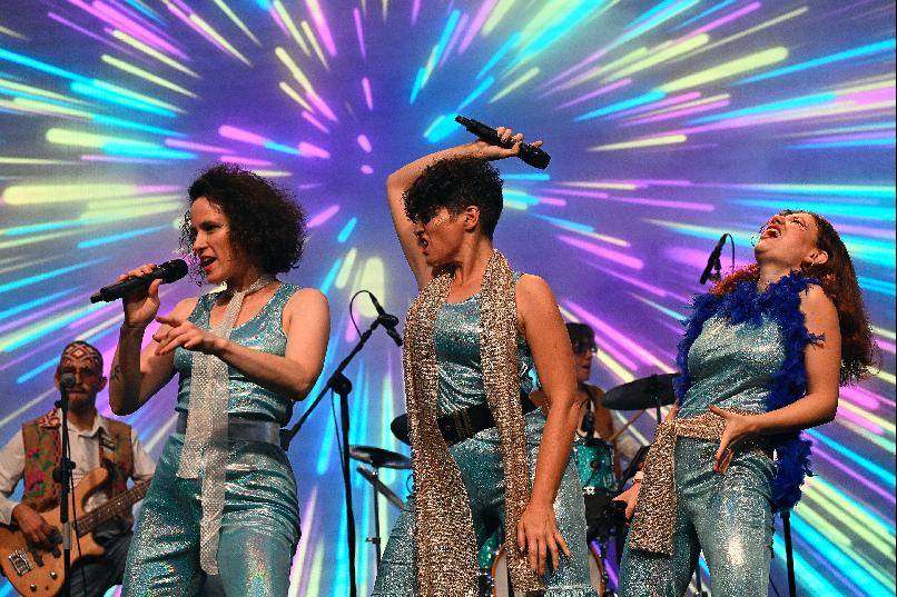 “Donna and the Dynamos live!” concerts