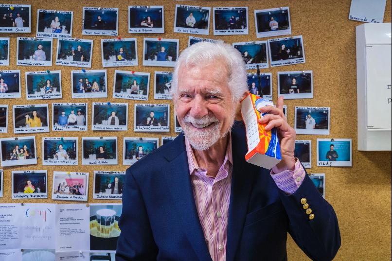 Martin Cooper meets with Engineering students