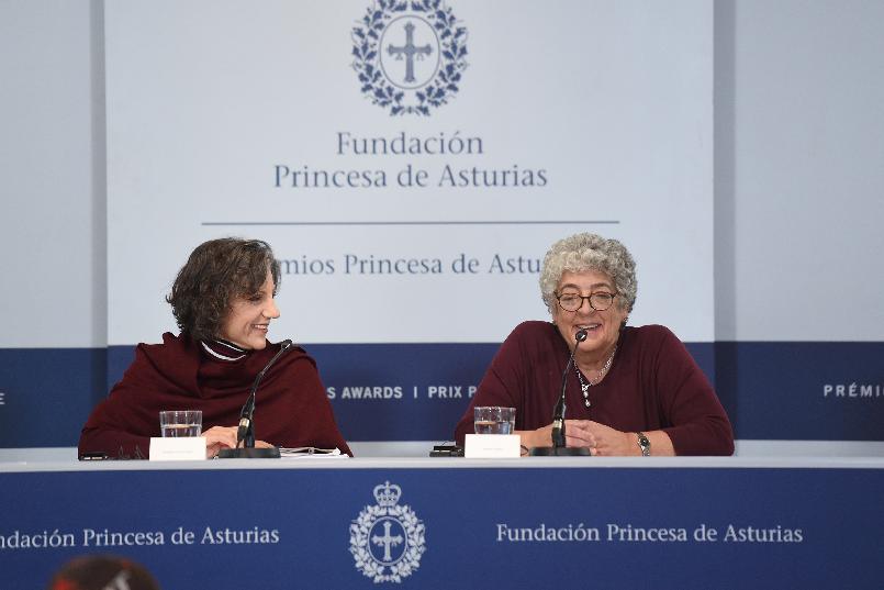 Press conference with Joanne Chory and  Sandra Myrna Díaz