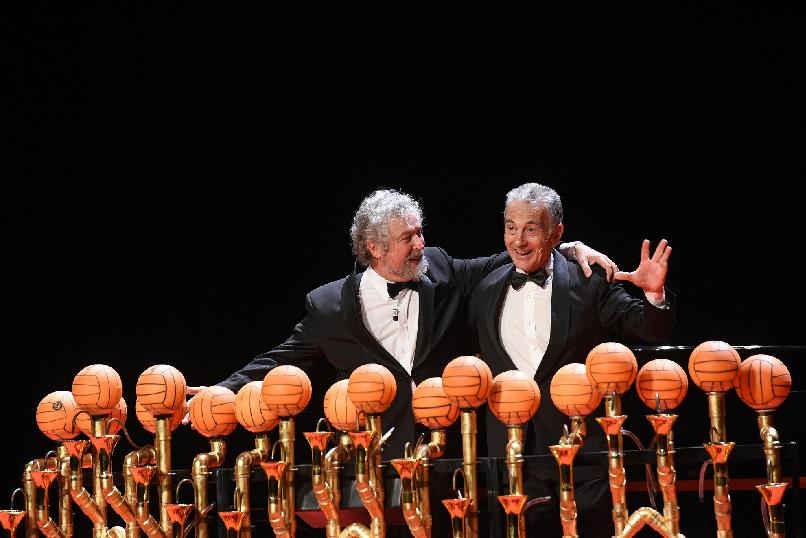 “Les Luthiers. A Meeting with the Public”