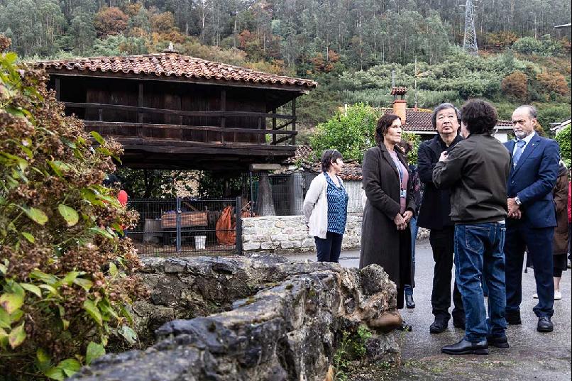 Visit to hórreos (Asturian granaries). Shigeru Ban.