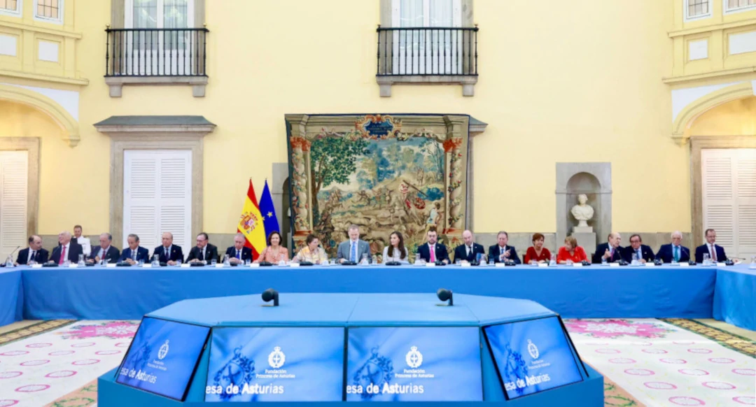 Their Majesties The King and Queen meet with the members of the Princess of Asturias Foundation’s Boards of Trustees 